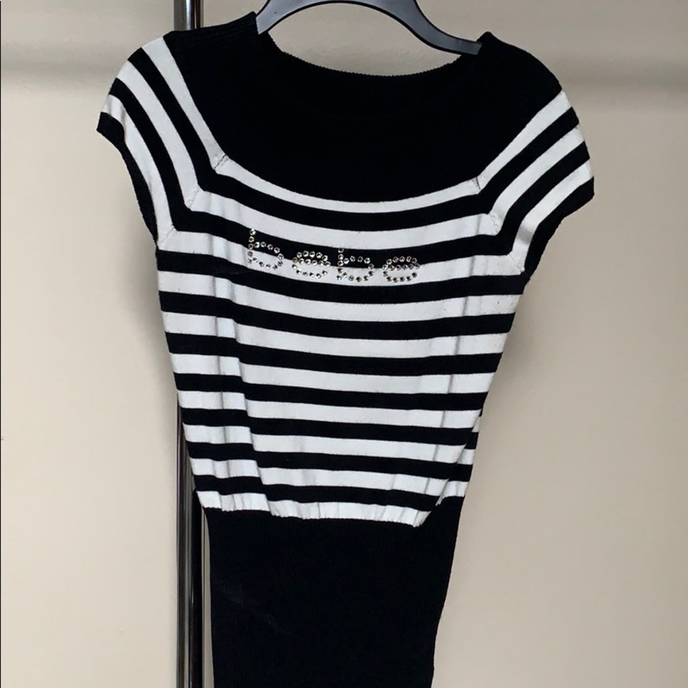 Cap sleeve light sweater